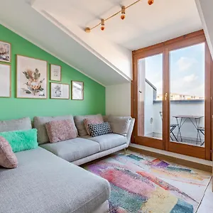  Appartamento Cozy W/parking 5 Min Walk From The Bus Stop Italia