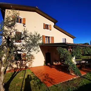  Appartamento Casa Ghirlanda Con Piscina E Campo Da Tennis Italia
